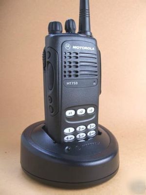 Mint motorola HT750 vhf 16CH portable radio w/dtmf