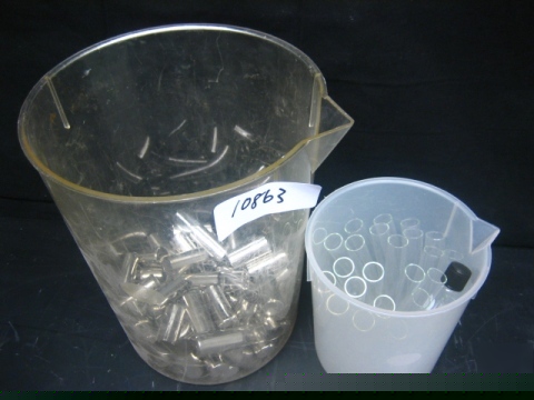 2 plastic beakers w 24 test tubes and alum vial cups