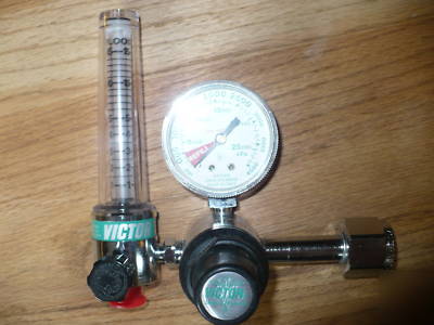 New victor regulator, pressure, medical gas admi. qty.1