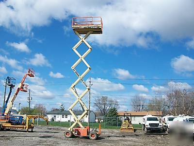 Jlg 40RTS rough terrain scissor lift dual fuel 40' 