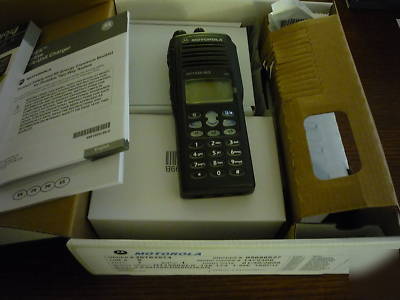 Motorola HT1550XLS HT1550 vhf 160 channel radio 