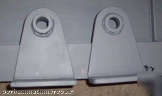 Skid steer; q-tach loader adaptor [ground ship avail.]