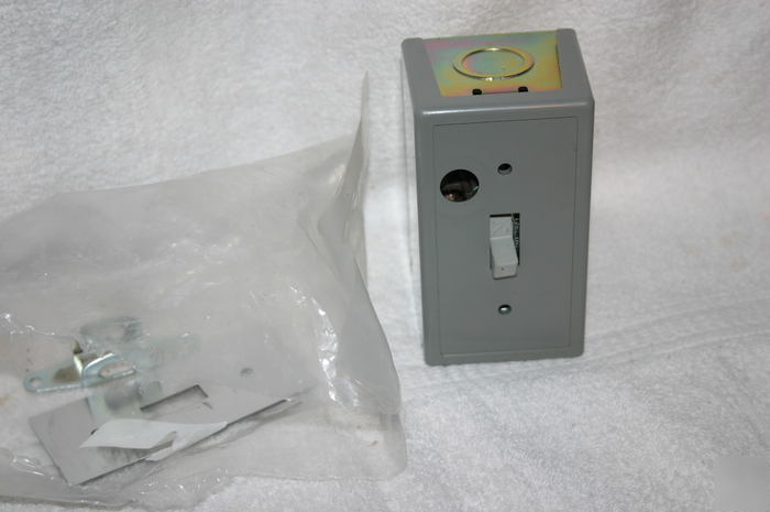 New 1 square d 2510MANUAL motor starting switch 