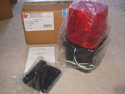 New in box federal signal 400ST-120R strobe light 