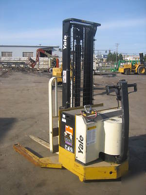 Yale 4000# forklift walk behind 10' lift 24 volt w/tilt