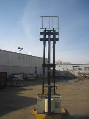 Yale 4000# forklift walk behind 10' lift 24 volt w/tilt