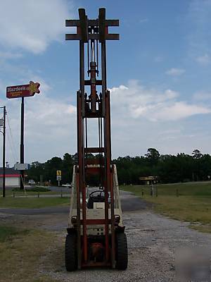 Nissan / datsun 5000 lb pneumatic forklift