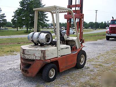 Nissan / datsun 5000 lb pneumatic forklift