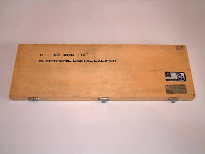 Electronic 0 - 300MM digital caliper