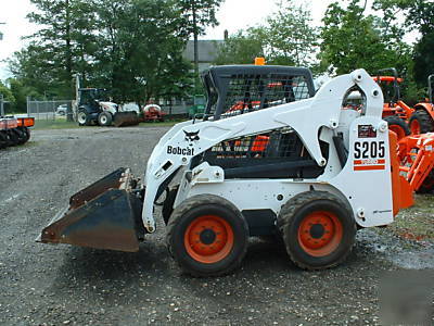 Bobcat S205 skid steer loader, 2005, low hrs, excellent