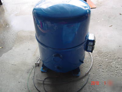 New lennox maneurop compressor part # 97H56 10.4 ton 