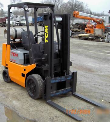 Tcm 4000# cushion tired forklift, full see-thru mast