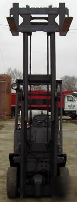 Tcm 4000# cushion tired forklift, full see-thru mast