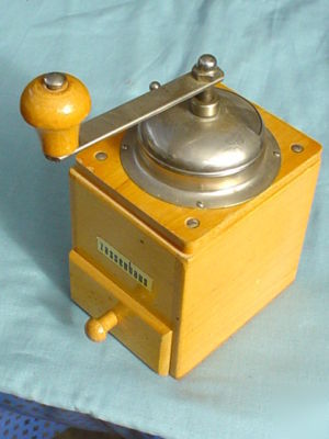 Vintage 50-60S german wooden zassenhaus coffee grinder.