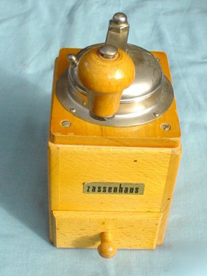 Vintage 50-60S german wooden zassenhaus coffee grinder.