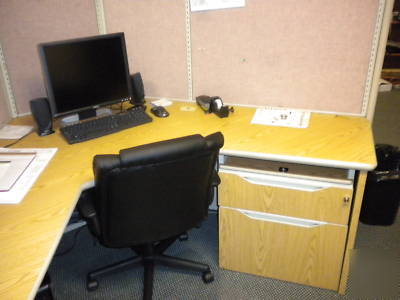 5 station star shaped cluster desk cubicle workstation