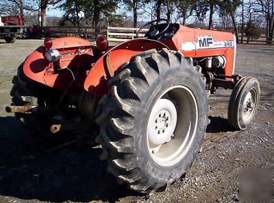 Massey fergusion 245 tractor--3 point lift---no 