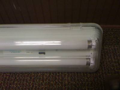 T8 fluorescent light fixture water proof vapor tight