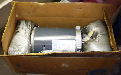 New 1 hp 3 ph pump motor - grainger 4N064 in box 