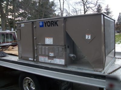 York predator 7 1/2 ton roof unit