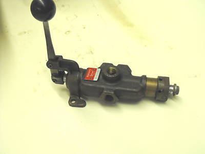 Bellows valvair brass lever control valve #9238320 used