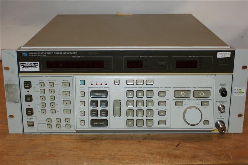 Hp 8662A 1280MHZ synthesized signal generator opt 003