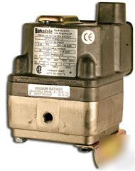 New barksdale pressure differential switch DPD1T-A150 