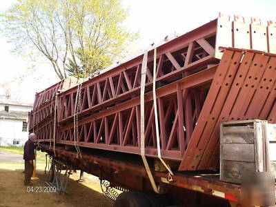 Pre-engineered steel building 168 ft x 80 ft clear-span