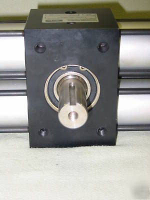 Rotary actuator, 180 deg, tandem cylinders, parker