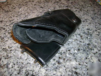 Safariland black leather holster level 2 - right handed