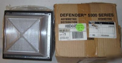 Kenall herculux defender H99D-c hid ceiling/wall light