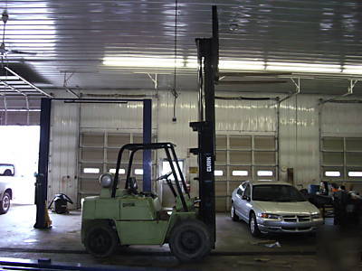 Clark fork lift, towmotor