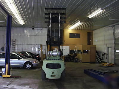 Clark fork lift, towmotor