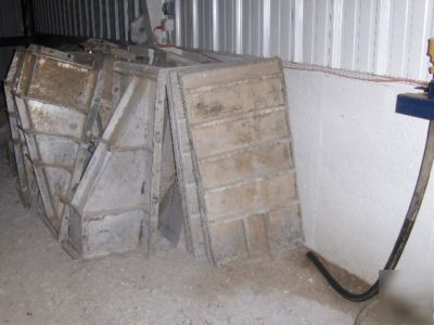 Used durand smooth/textured concrete wall forms w/truck