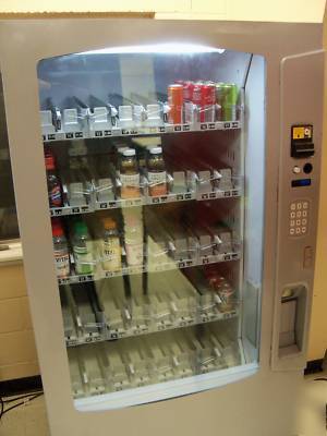 Vendo vue 40 pop and beverage machine - very nice