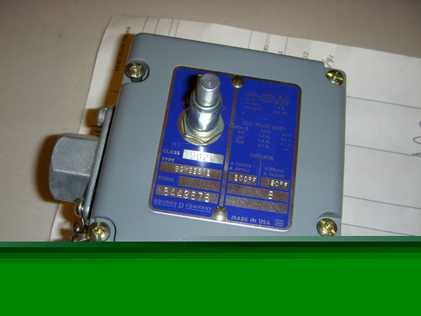 Squared set 190-200 deg f 2227029 temperature switch