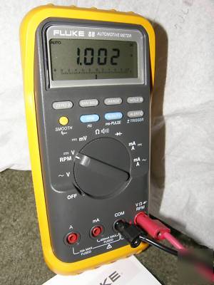 Fluke 88 automotive digital multimeter meter case extra