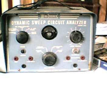 Win-tronix dynamic sweep circuit analyzer with manual