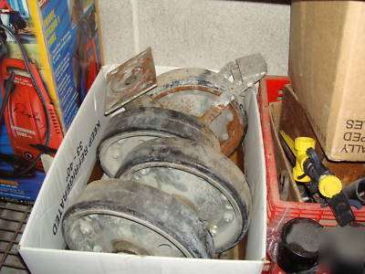 Set of 4 heavy duty steel casters w/brakes 10