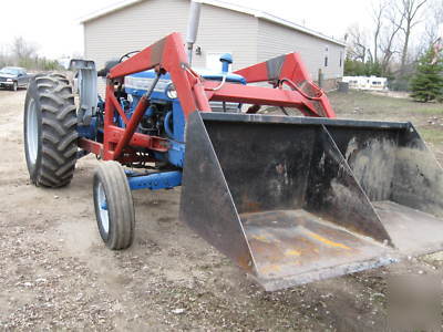 Ford 5000 loader tractor with loader needs work