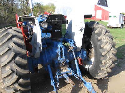 Ford 5000 loader tractor with loader needs work