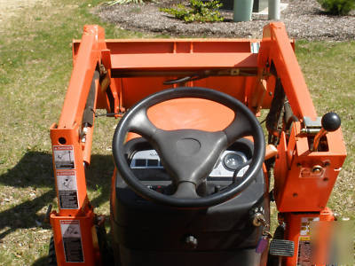 Kubota BX2200 tractor, 4WD, 22 hp with extras 