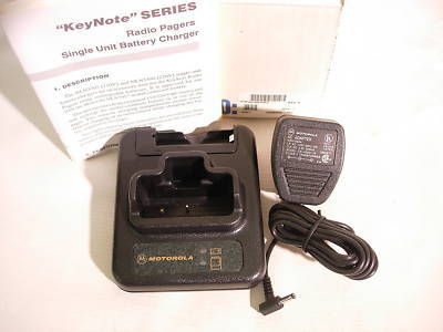 New motorola keynote seres pager charger NLN3305 * *