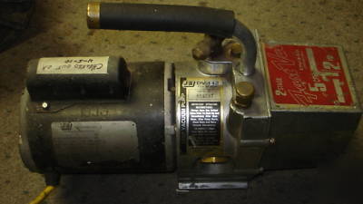 J/b DV142 2 stage vacuume pump vacuum 1/2 hp pump used