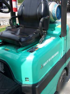 Mitsubishi 5,000 lb cap forklift truck