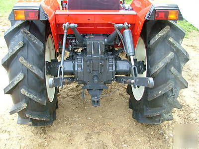 Shibaura D26S 32HP diesel compact tractor