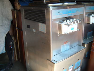 Taylor soft serve ice cream machine .. y 754 27 ..