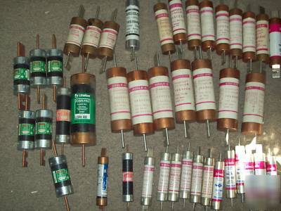 One lot of fuses